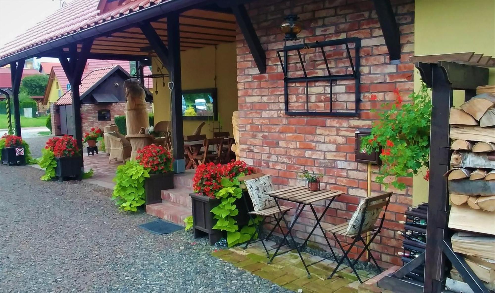 Willa Axla Z Weranda Ogrodem I Parkingiem Kudowa-Zdrój Buitenkant foto