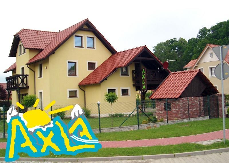 Willa Axla Z Weranda Ogrodem I Parkingiem Kudowa-Zdrój Buitenkant foto